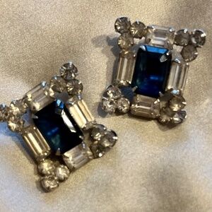 Vintage art deco glamour earrings with clip-on backs. Rare color!